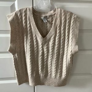 CUPCAKES AND CASHMERE Vest